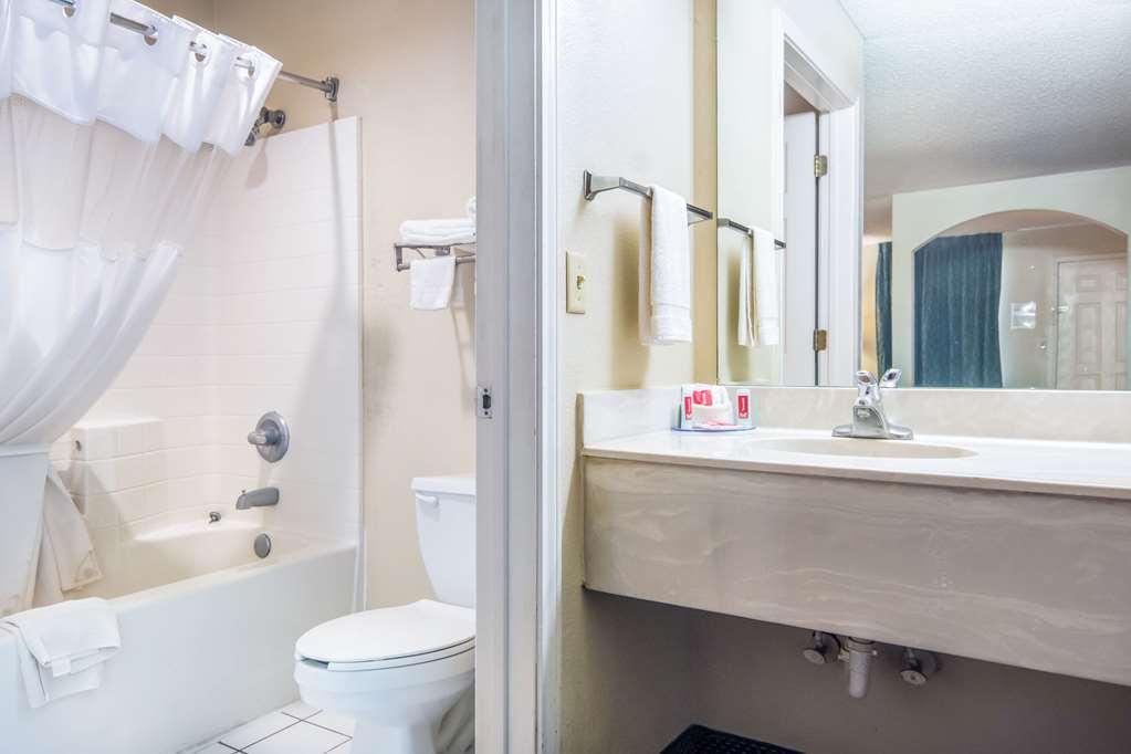Econo Lodge Inn & Suites Sweetwater I-20 Экстерьер фото