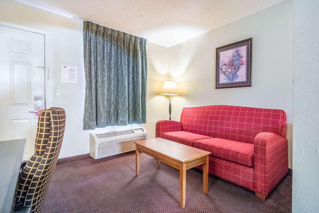 Econo Lodge Inn & Suites Sweetwater I-20 Номер фото