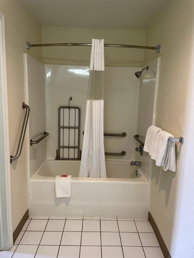 Econo Lodge Inn & Suites Sweetwater I-20 Экстерьер фото