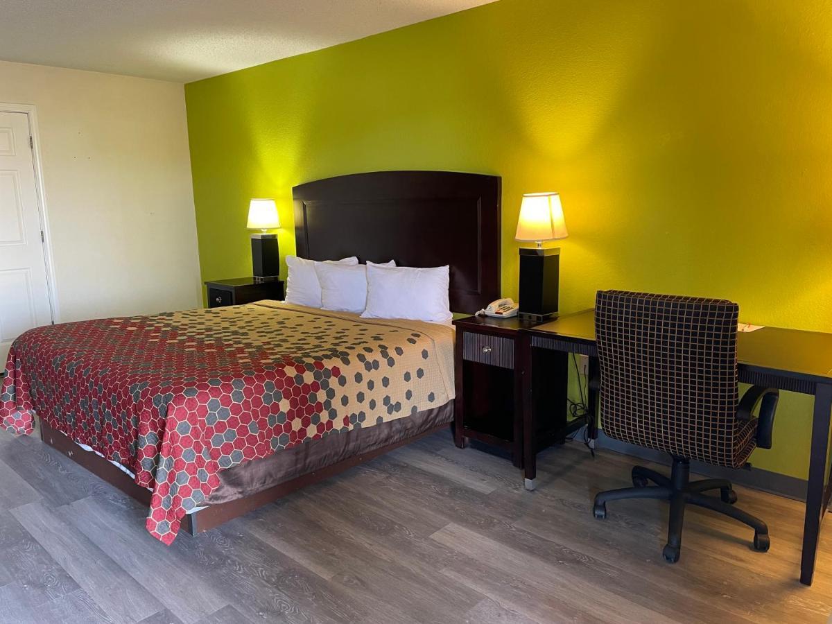 Econo Lodge Inn & Suites Sweetwater I-20 Экстерьер фото