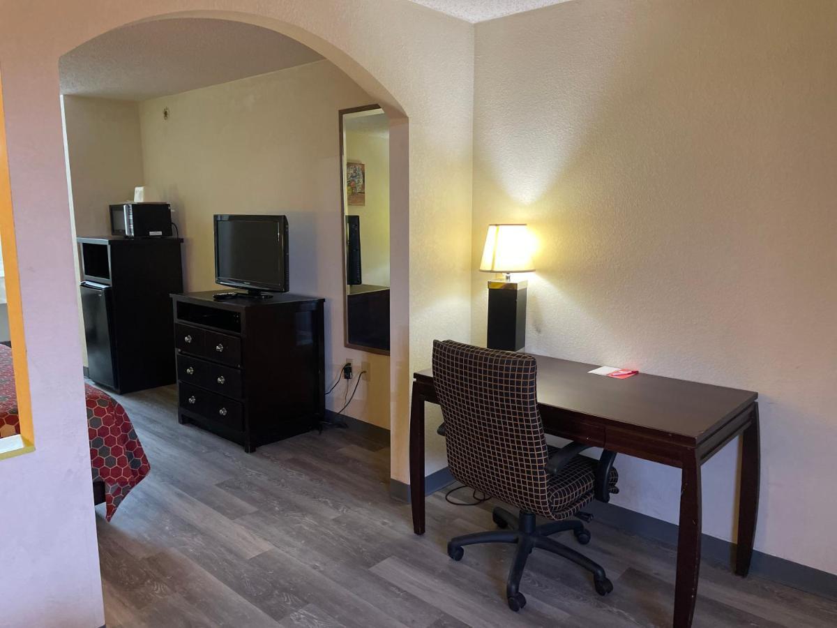 Econo Lodge Inn & Suites Sweetwater I-20 Экстерьер фото