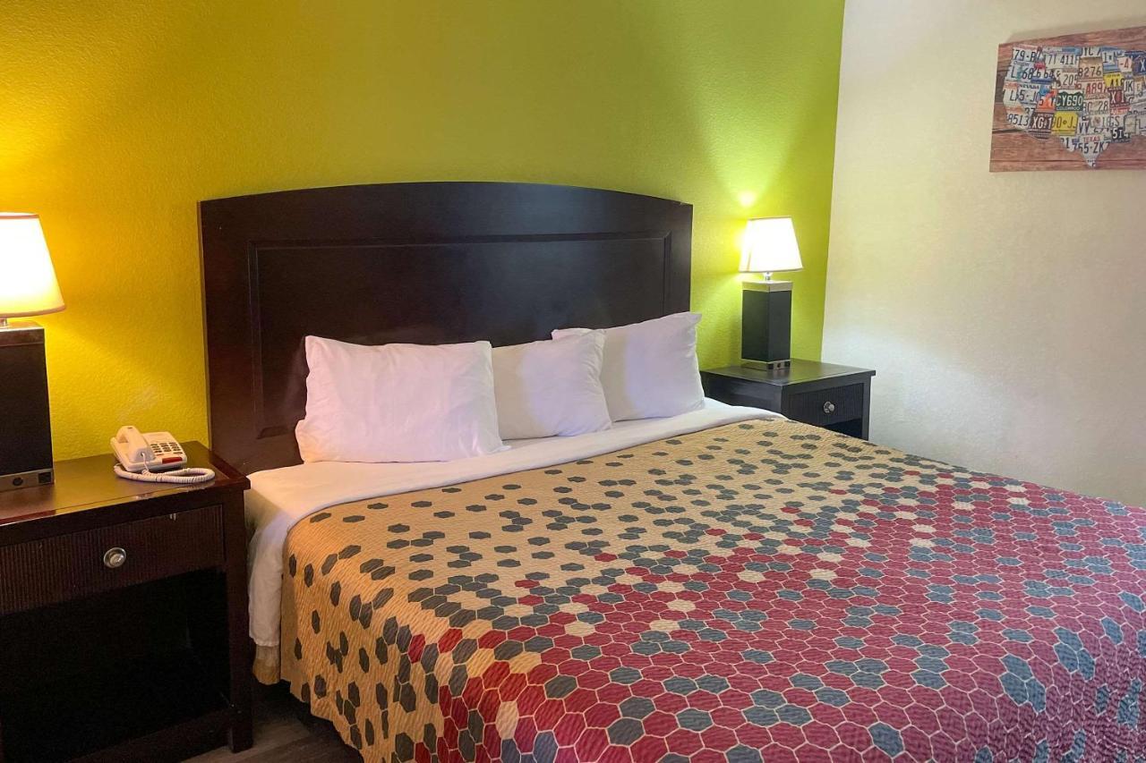 Econo Lodge Inn & Suites Sweetwater I-20 Экстерьер фото
