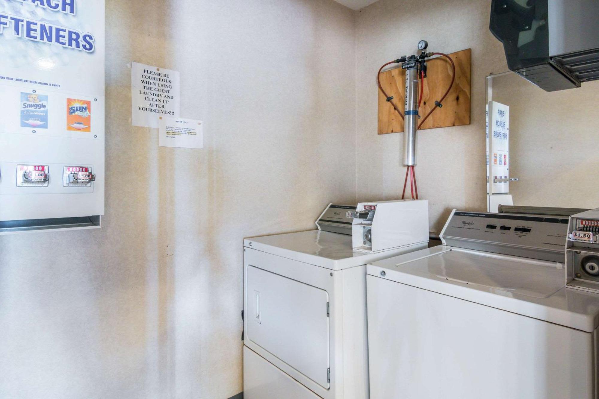 Econo Lodge Inn & Suites Sweetwater I-20 Экстерьер фото
